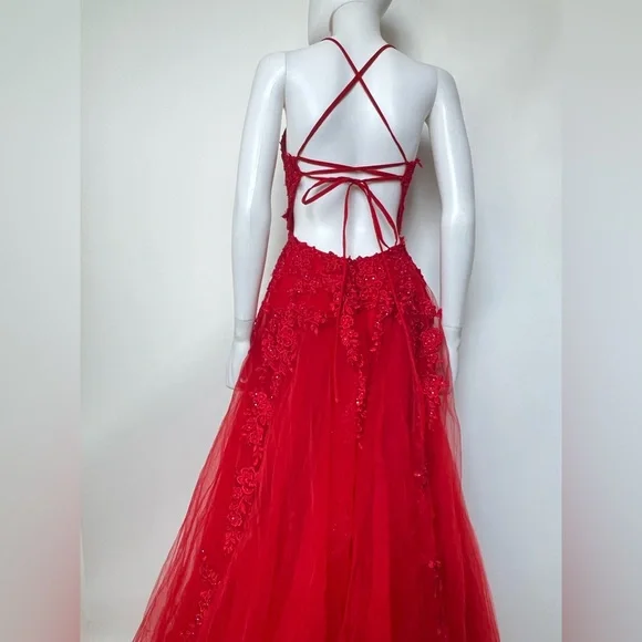 La Femme Red Lace & Tulle Formal Gown Size 2 Open Back Leg Slit Prom Dress